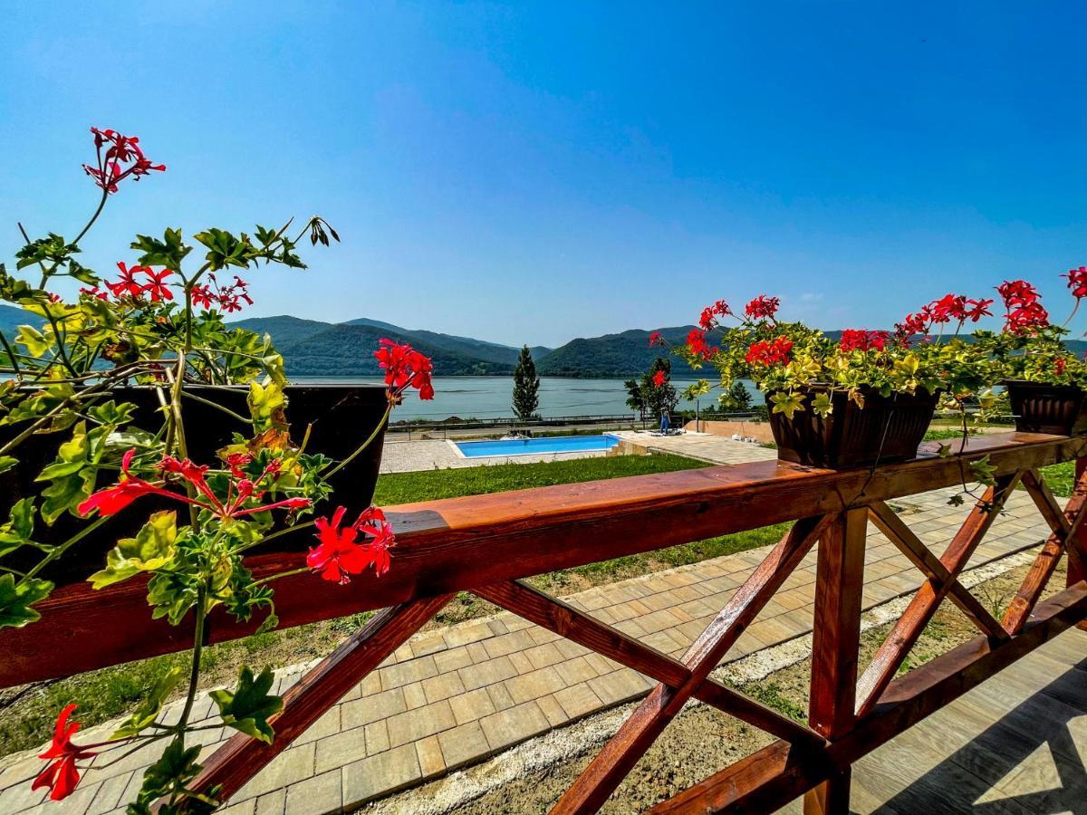 Pensiunea Balkan Gornea Exterior foto