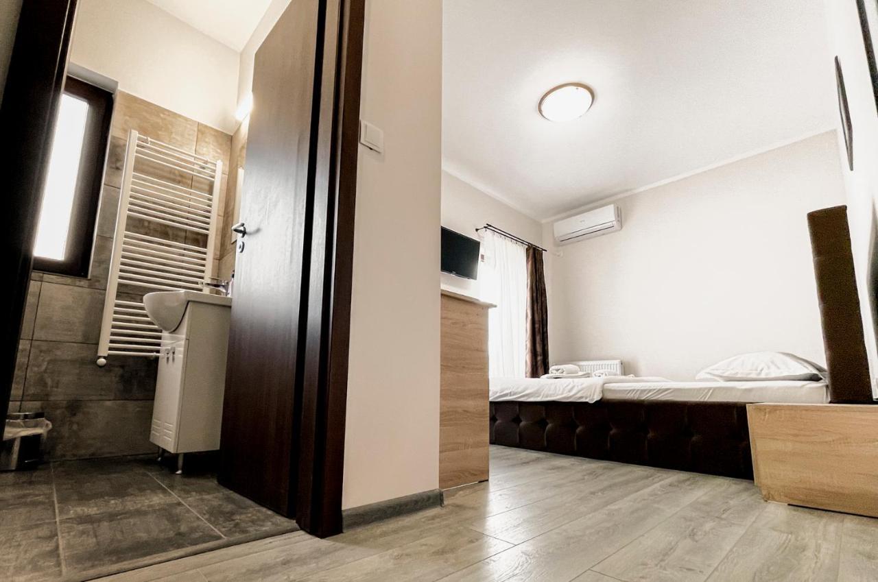 Pensiunea Balkan Gornea Exterior foto